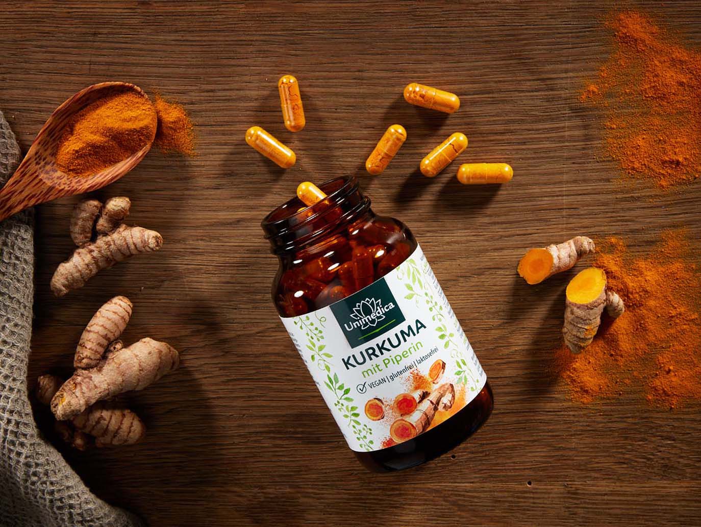 Curcumin with Piperine - 300 mg curcuminoids and 10 mg piperine per daily dose (1 capsule) - 90 capsules - from Unimedica