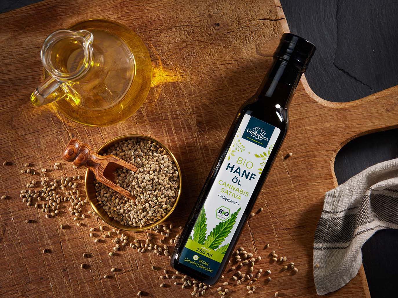 Organic cold-pressed hemp oil - 250 ml - by Unimedica